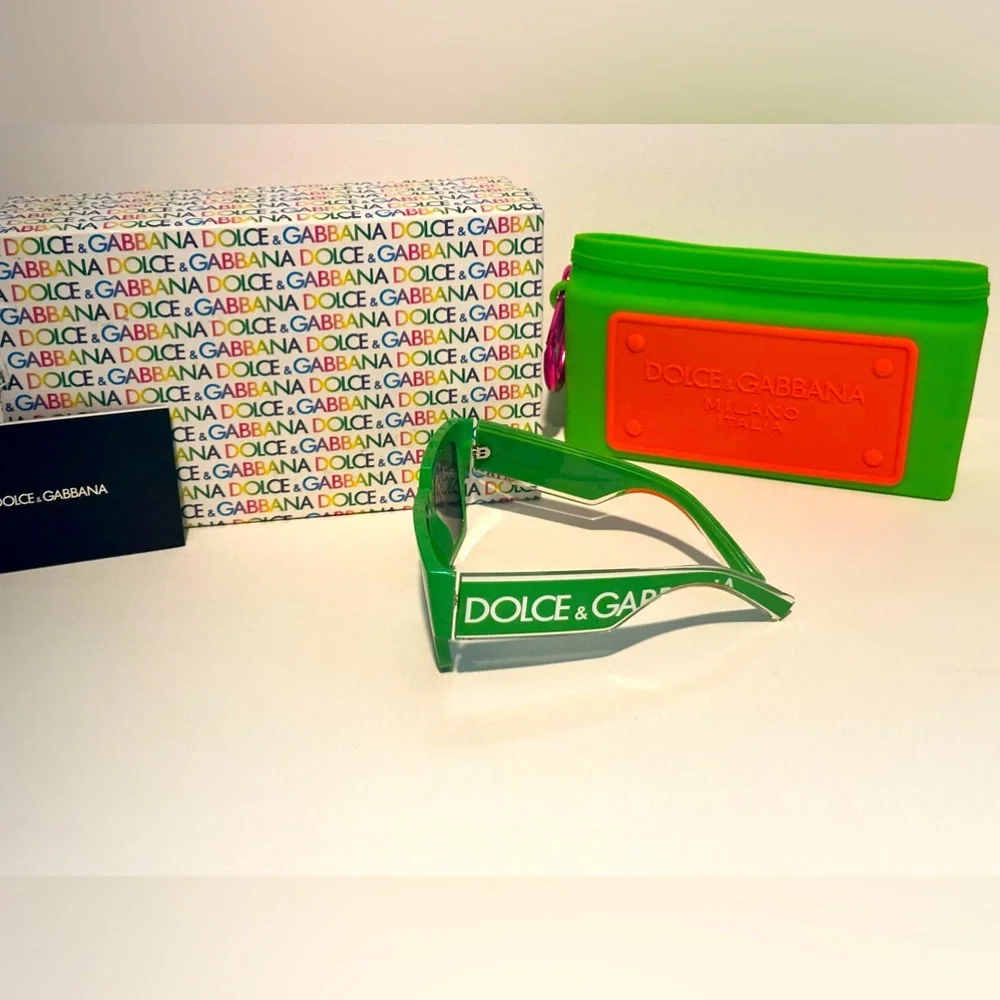 🔥 NWT- KIDS AUTHENTIC DOLCE & GABBANA SUNGLASSES 😎 THESE ARE 🔥❗️